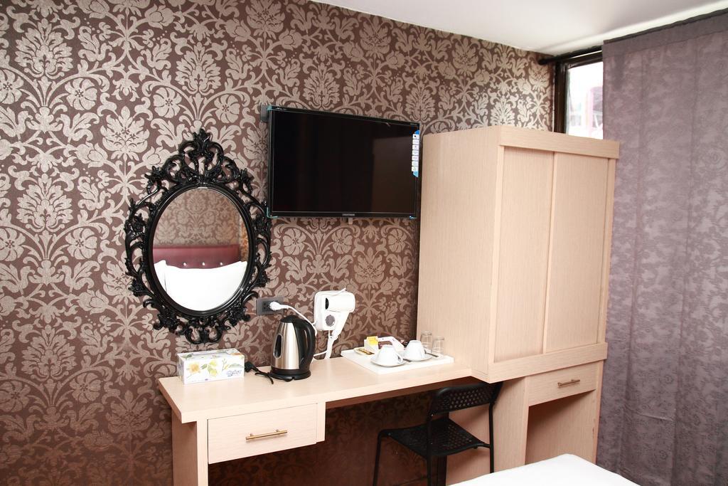 Harrys Suite Hotel Bangkok Kültér fotó