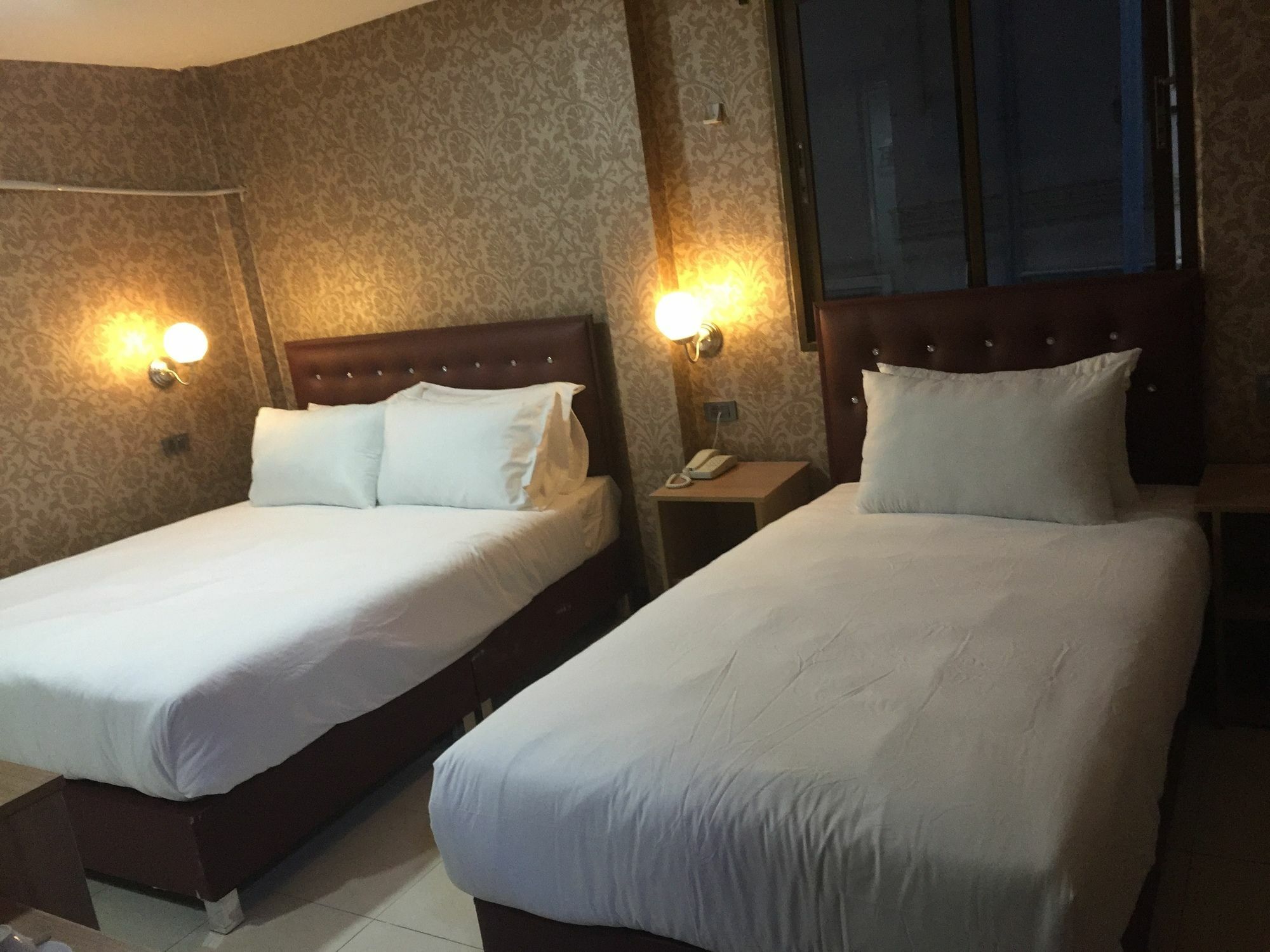Harrys Suite Hotel Bangkok Kültér fotó