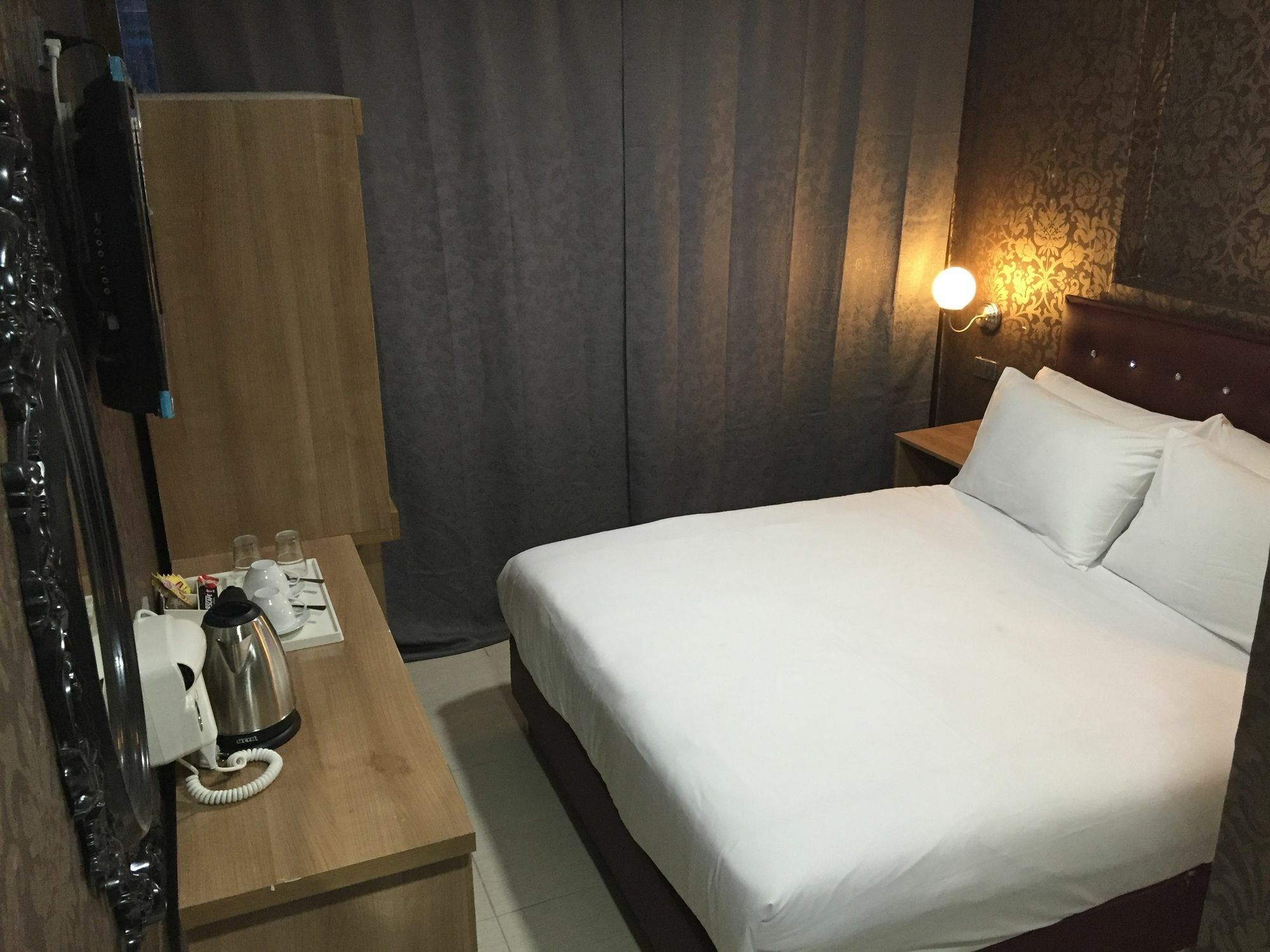 Harrys Suite Hotel Bangkok Kültér fotó