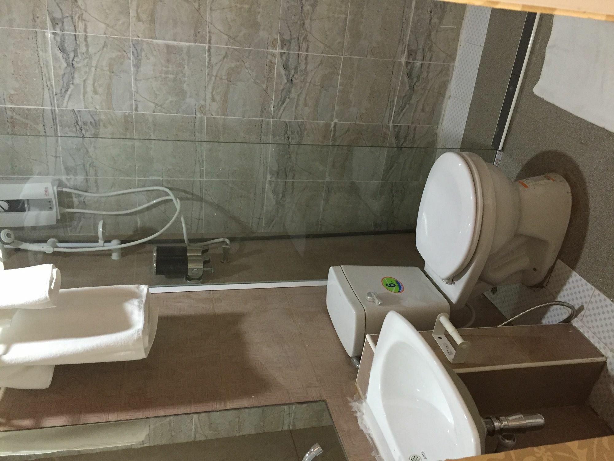 Harrys Suite Hotel Bangkok Kültér fotó